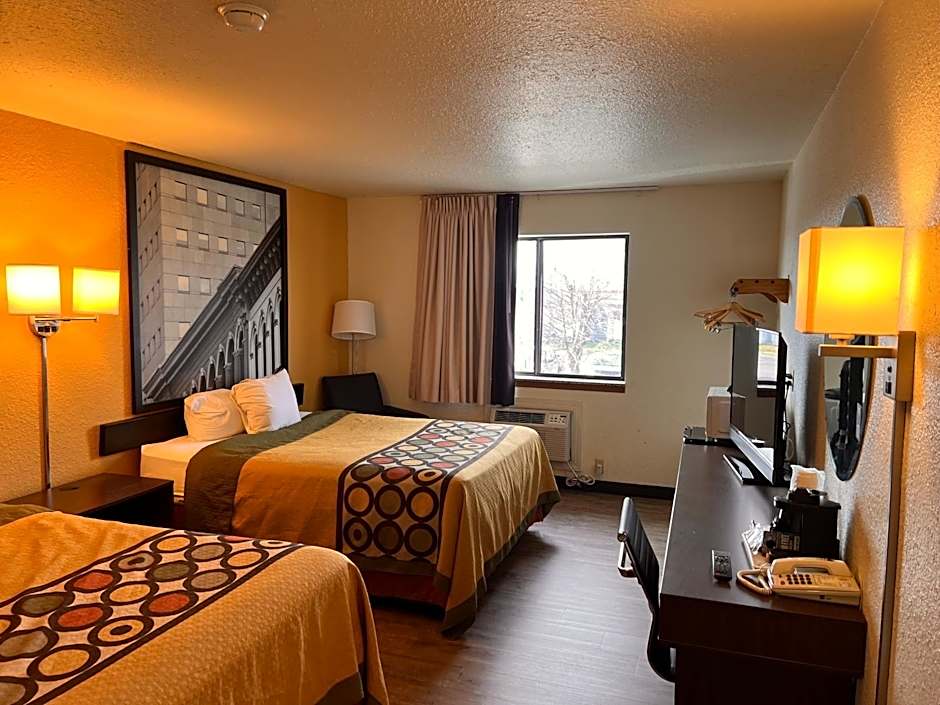 Super 8 by Wyndham Elizabethtown
