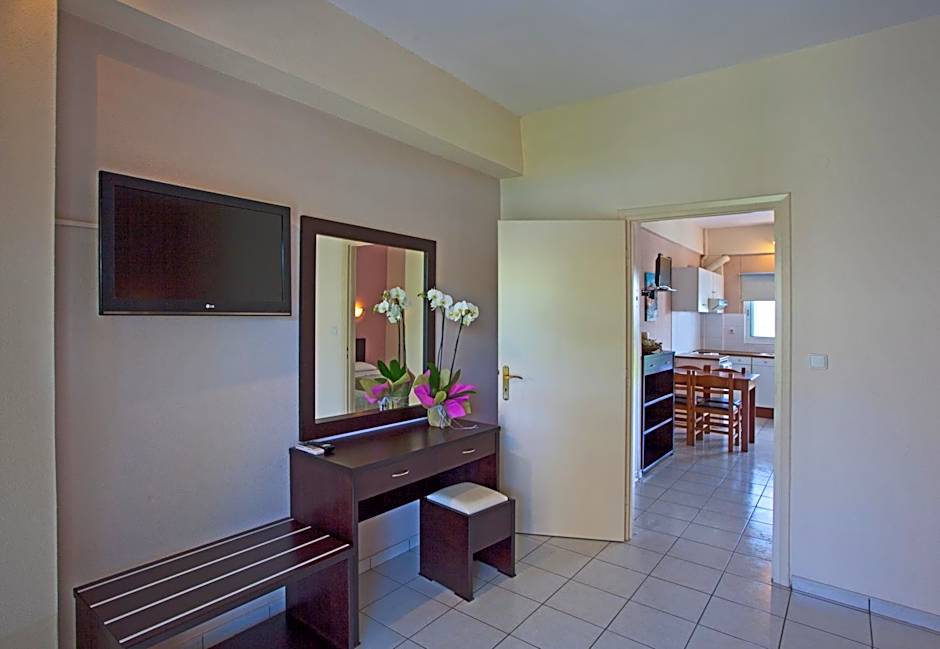 Hotel Kalamitsi Apartments