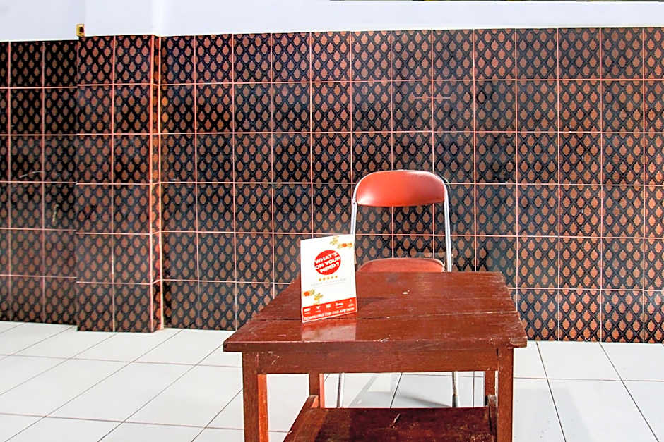 OYO Life 92846 Kost Putra Griya Eka