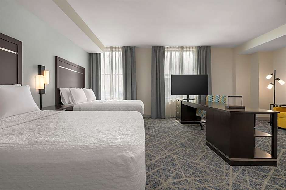 Hampton Inn & Suites Cincinnati-Downtown