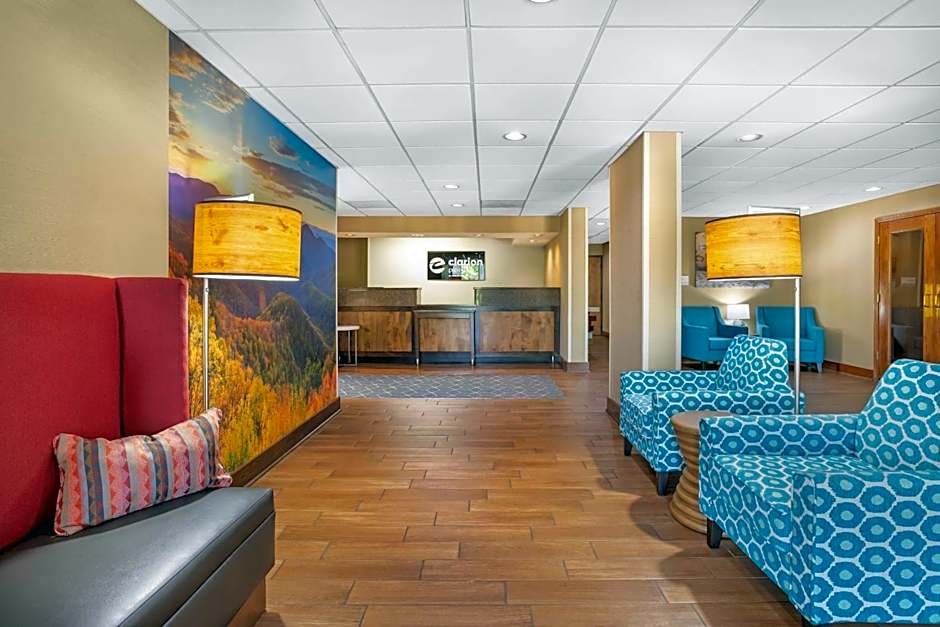 Clarion Pointe Cherokee