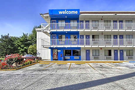 Motel 6-New Cumberland, PA - Harrisburg - Hershey South