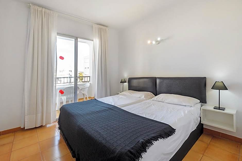 Apartamentos San Antonio Beach