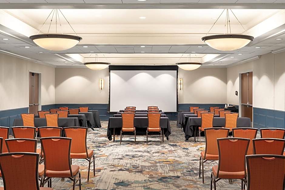 DoubleTree By Hilton Hotel Bradley International Airport