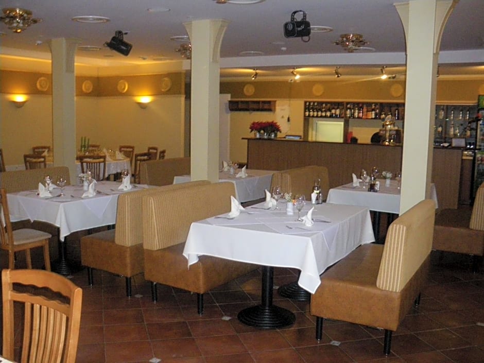 Restoranas - Svečių Namai - Restaurant - Guest House Perkūnkiemis