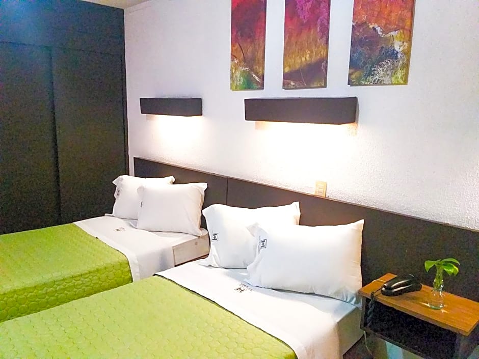 Hotel Trevi