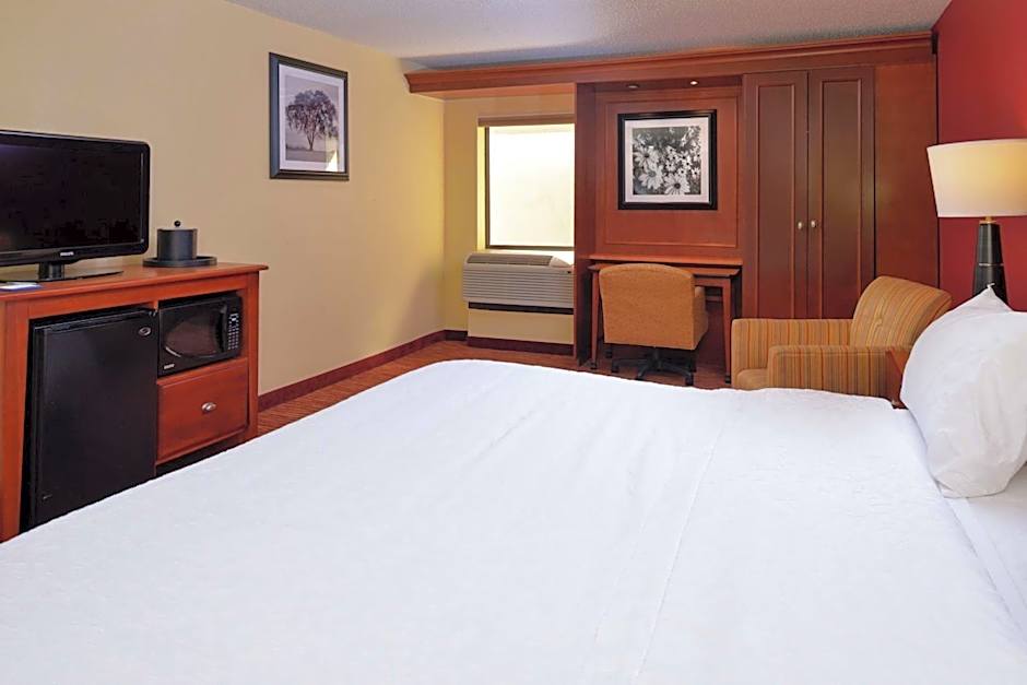Hampton Inn By Hilton Columbus-East