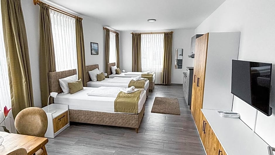 E&B Hotel