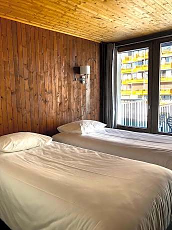 Double or Twin Room with City View