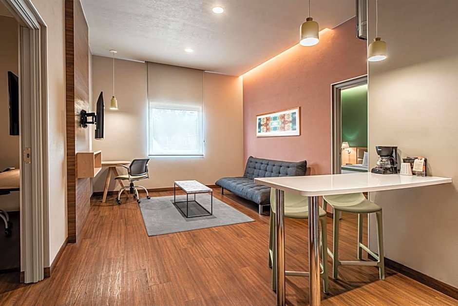 City Express Suites by Marriott Queretaro