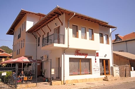 Guest Rooms Biju