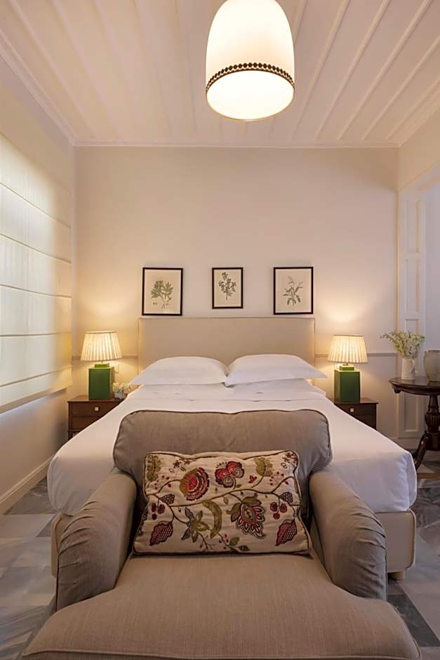 Dorion Hotel