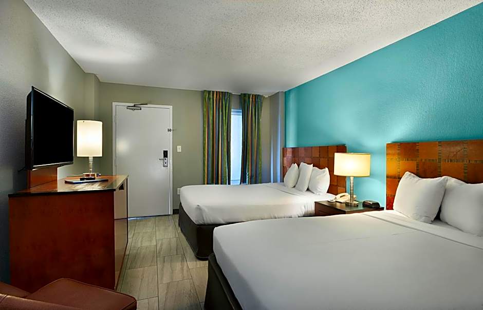 Foto 1 von 4 von 1 Queen Bed Suite, Ocean front