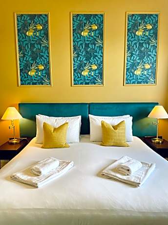 Third Floor Sea View King or Twin