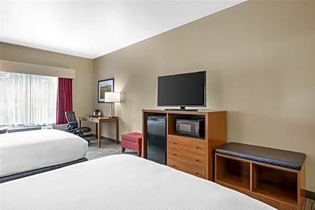 2 Queen Beds Non-Smoking Microwave And Refrigerator Wi-Fi Full Breakfast