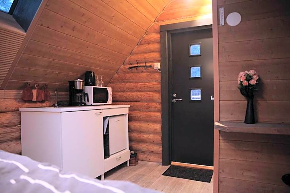 Rafi - The Village of Silence, Aurora Cabin 4