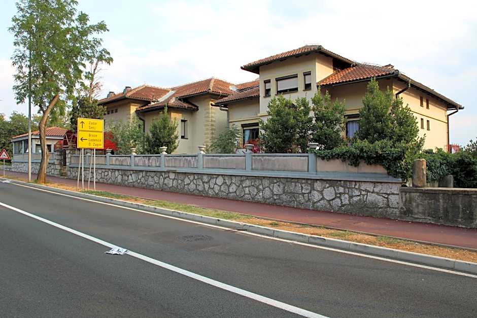 Pansion Ruža