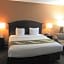 Quality Inn & Suites Airport
