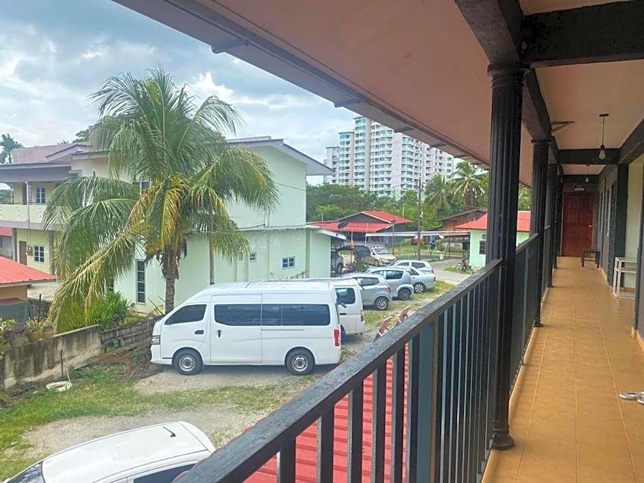 OYO 90910 Homestay D Lalang Inn