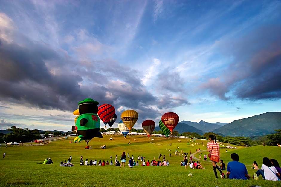 草莓牛奶台東民宿可洽包棟