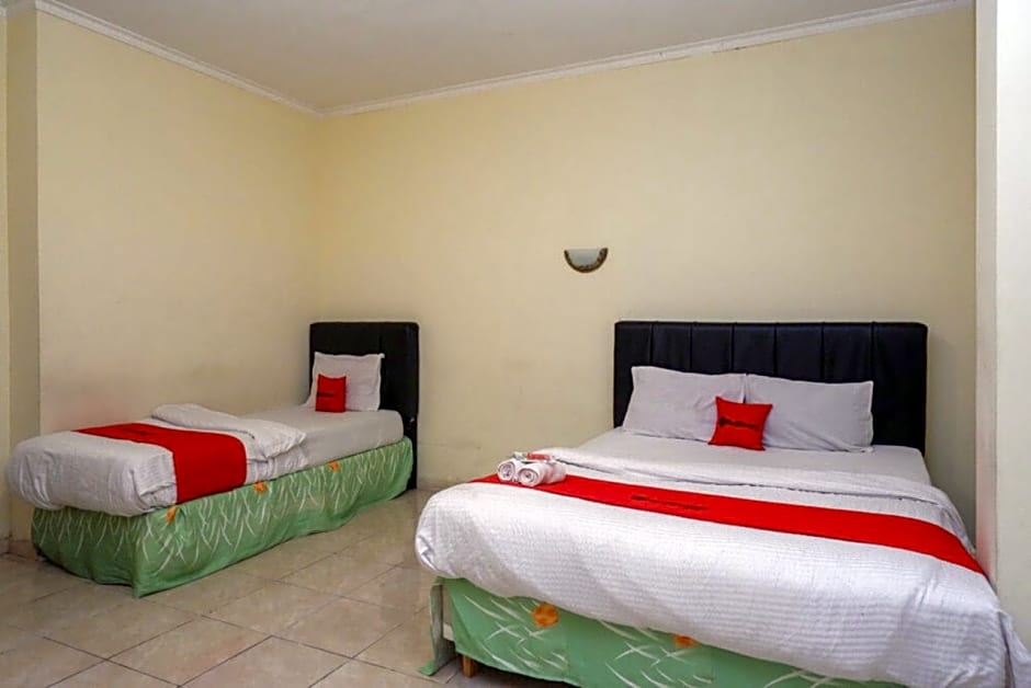 RedDoorz @ Hotel Sartika Yogyakarta