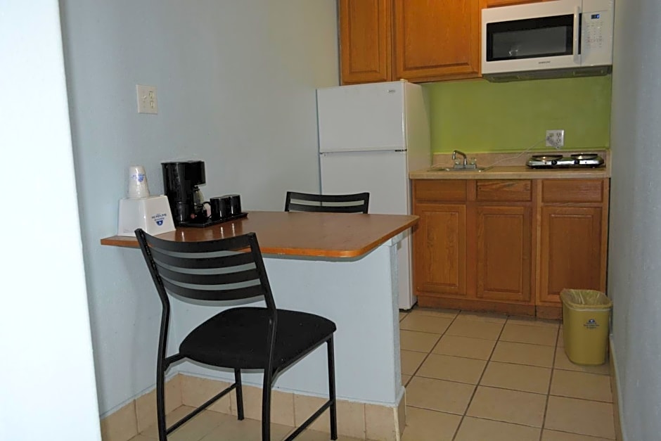 Americas Best Value Inn and Suites Groves