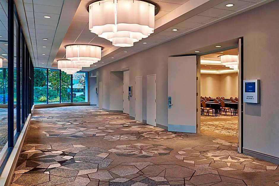 Sheraton Vancouver Guildford Hotel