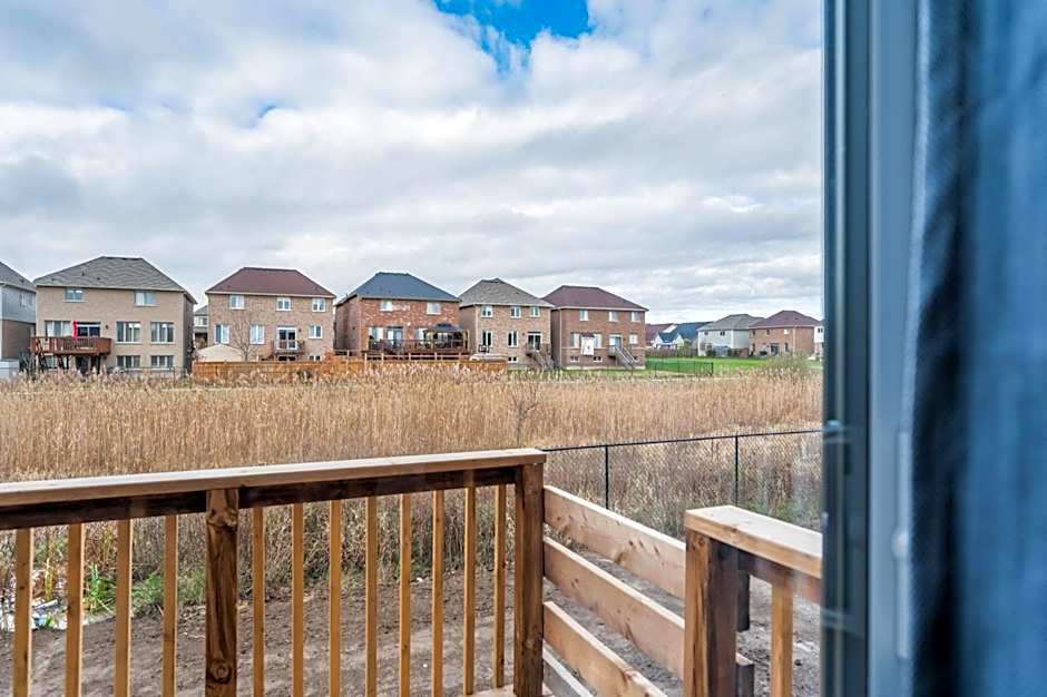 Luxury Town close to Fairview Casino in Niagra Falls