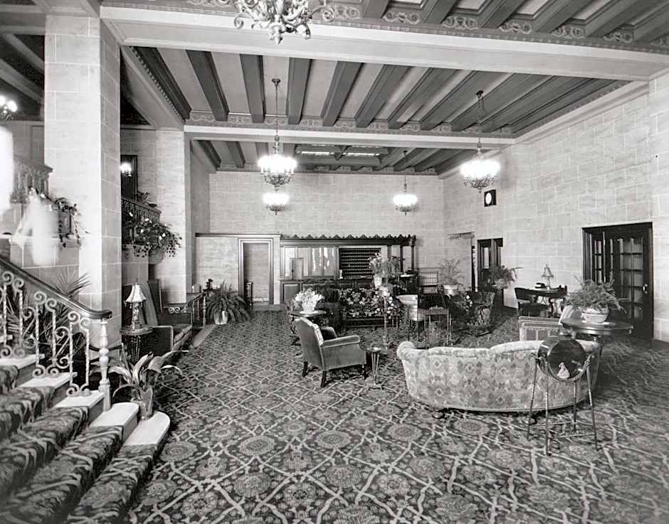 Mayflower Park Hotel