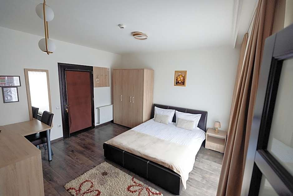 Aparthotel Punct pe i