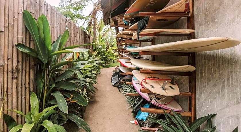 Mad Monkey Hostel Siargao