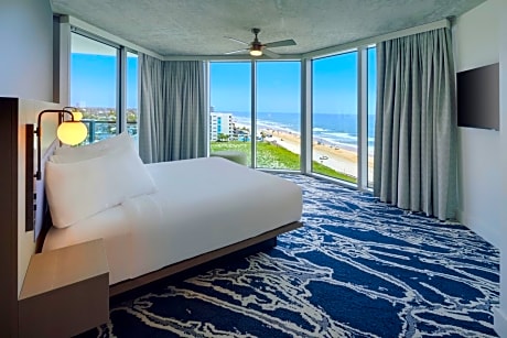 2 Bedroom Ocean & City North View Residence