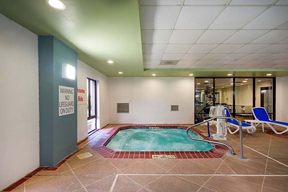 Holiday Inn Express Hotel & Suites Louisville East By IHG