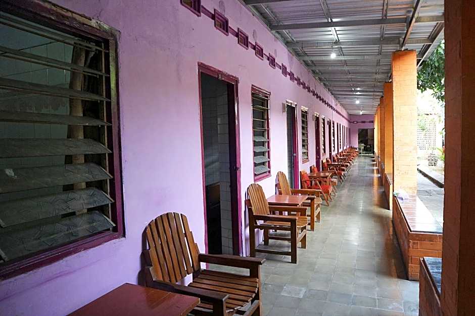 SPOT ON 1972 Aman Family Inn Syariah