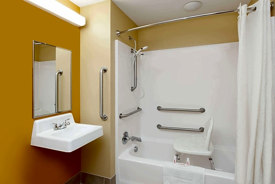 Microtel Inn & Suites By Wyndham South Bend/At Notre Dame