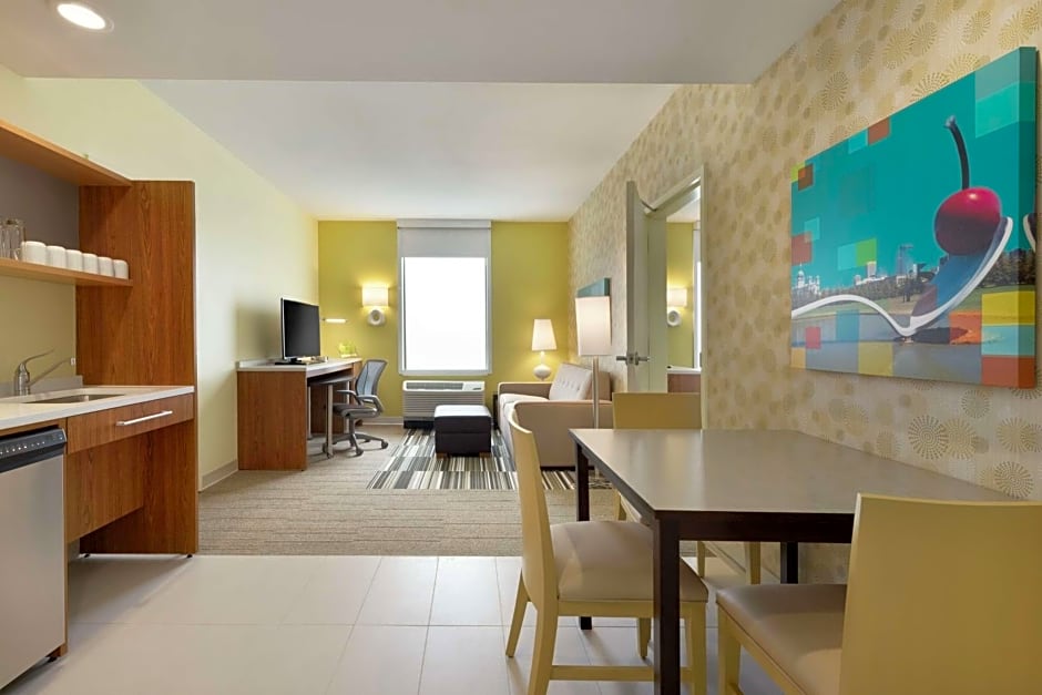 Home2 Suites by Hilton Minneapolis / Roseville, MN