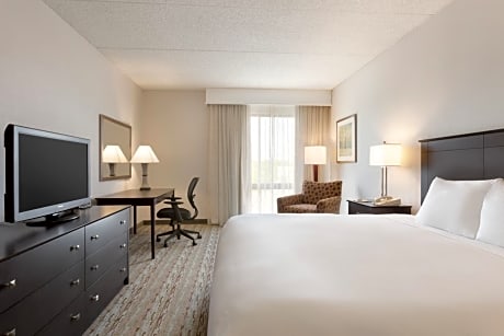 DoubleTree by Hilton Bradley International Airport