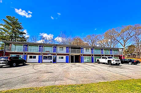 Volunteer Inn at Church Hill