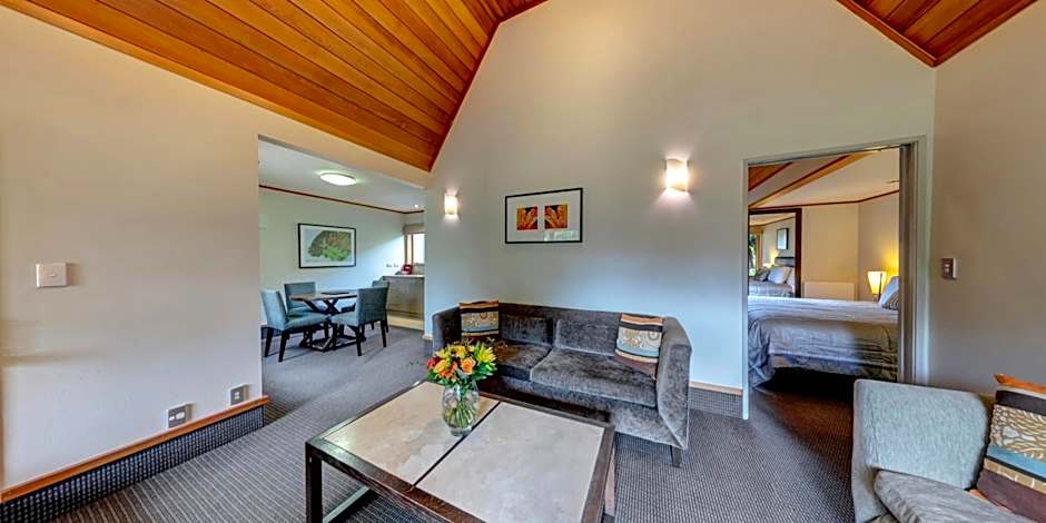 Distinction Te Anau Hotel & Villas
