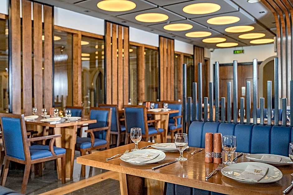 Sapphire Plaza Hotel