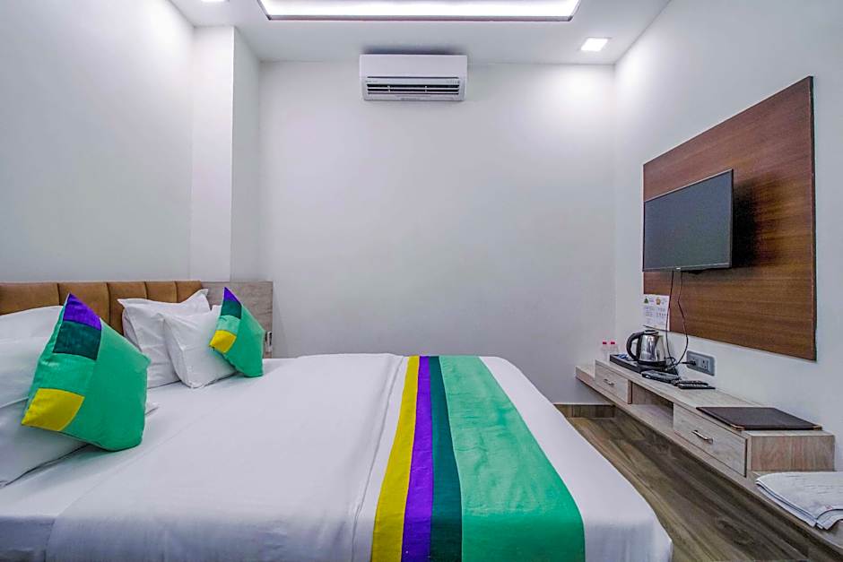 Treebo Paras Raj Near City Palace