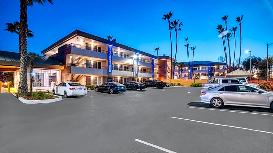 Studio 6 Suites Stockton, CA Waterfront