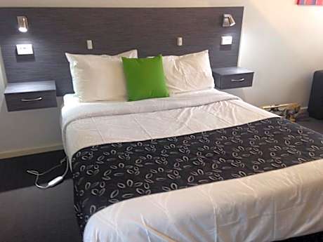 King Room with Spa Bath