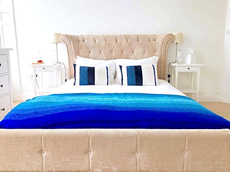 King-Superior-Ensuite with Shower