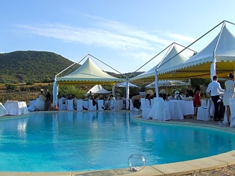 Hotel Ristorante La Tana Di Li Mazzoni