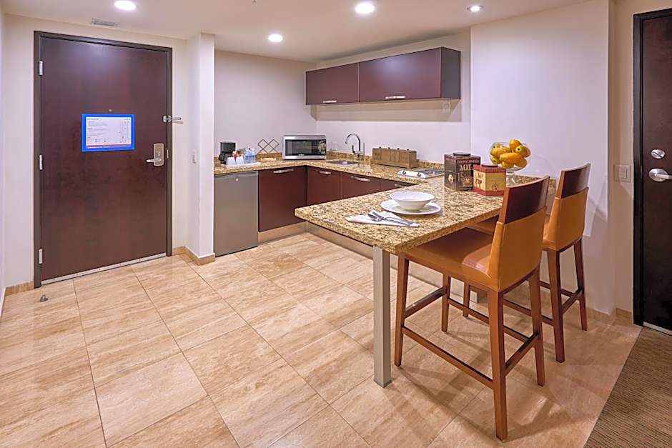 Holiday Inn Guadalajara Patria-Universidad By IHG