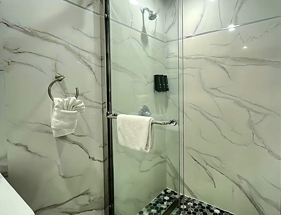 Inn By the Bay Monterey