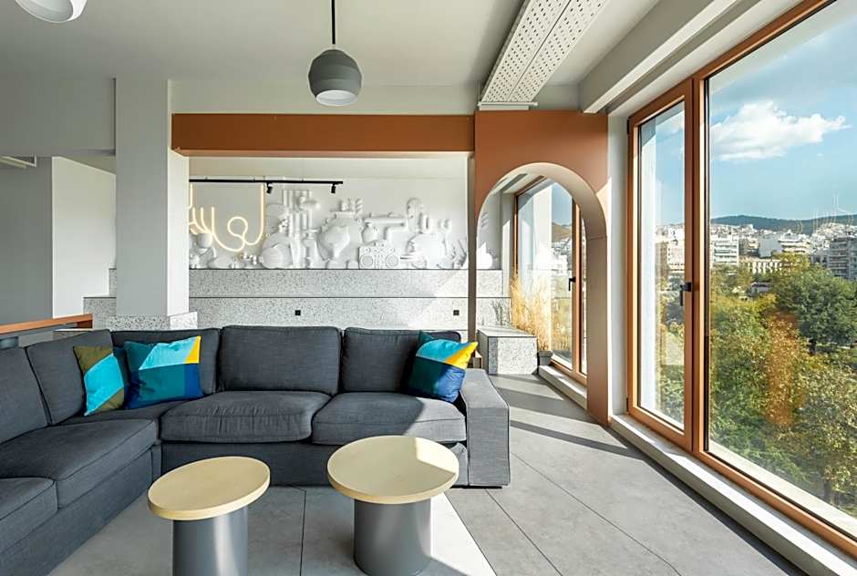 Zeus is Loose Hostel