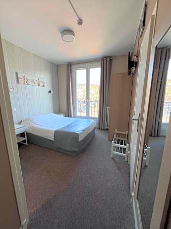 Triple Room with Port View