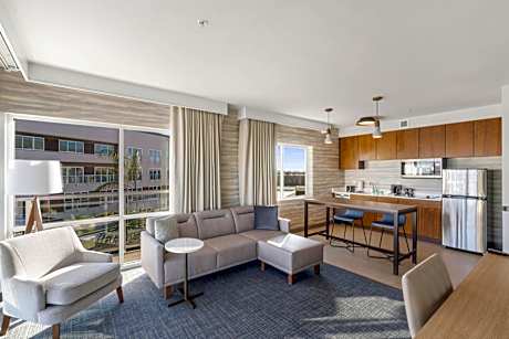 Signature, 1 Bedroom Suite, 1 King, Water view